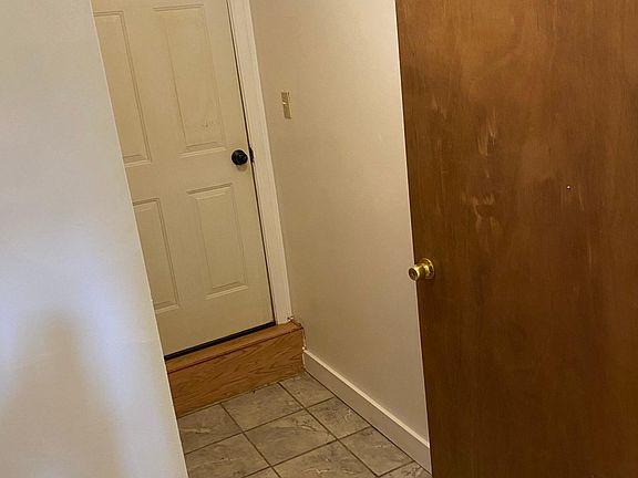 5th image of 75 Rosewood Ave