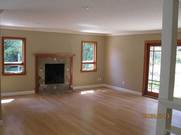 3rd image of 171 Hillhaven Ct