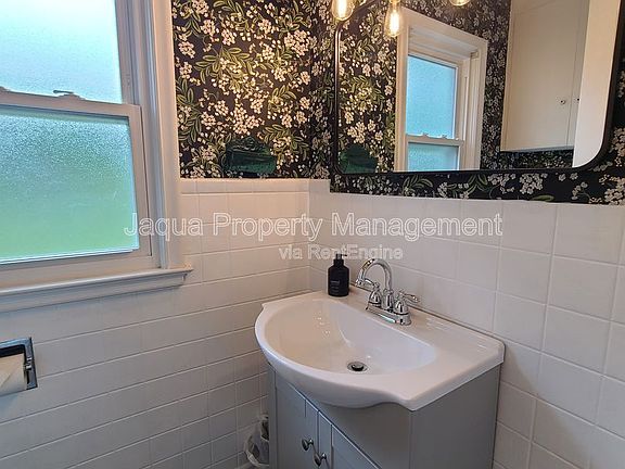 4th image of 652 Chippewa Rd