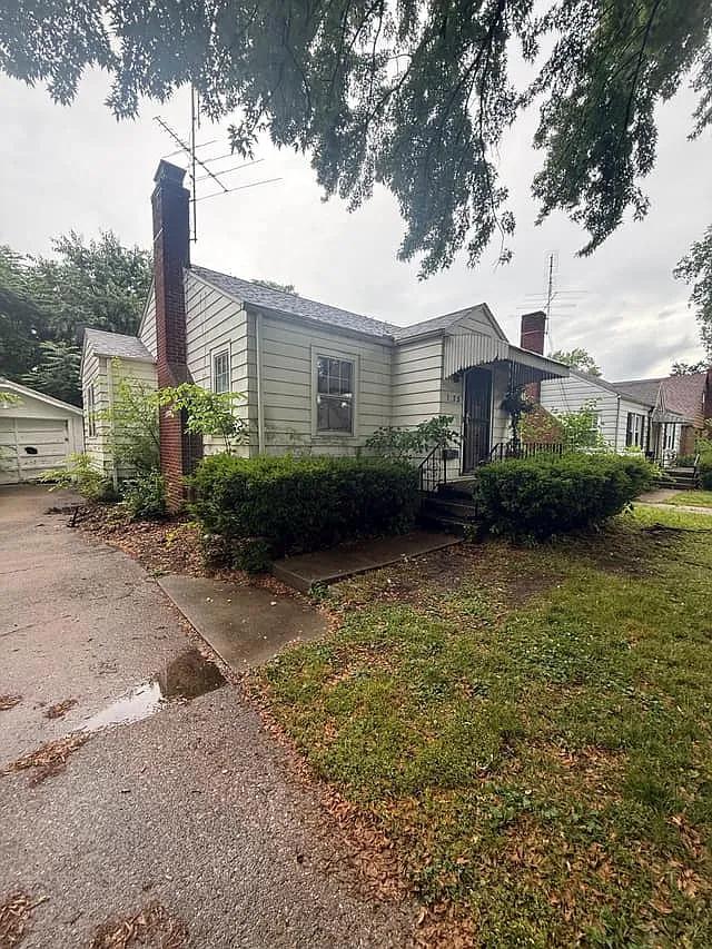 3 bed, 804 sqft, $950 — Photo 2