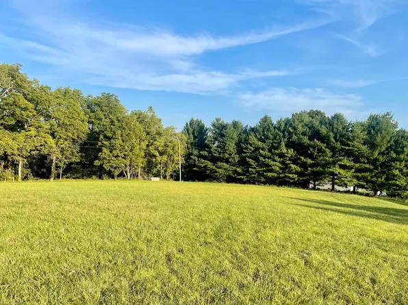 651 Starr Ln, Bedford, IN 47421