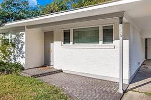 3 bed, 2.0 bath, 2020 sqft, $2,400 — Photo 3