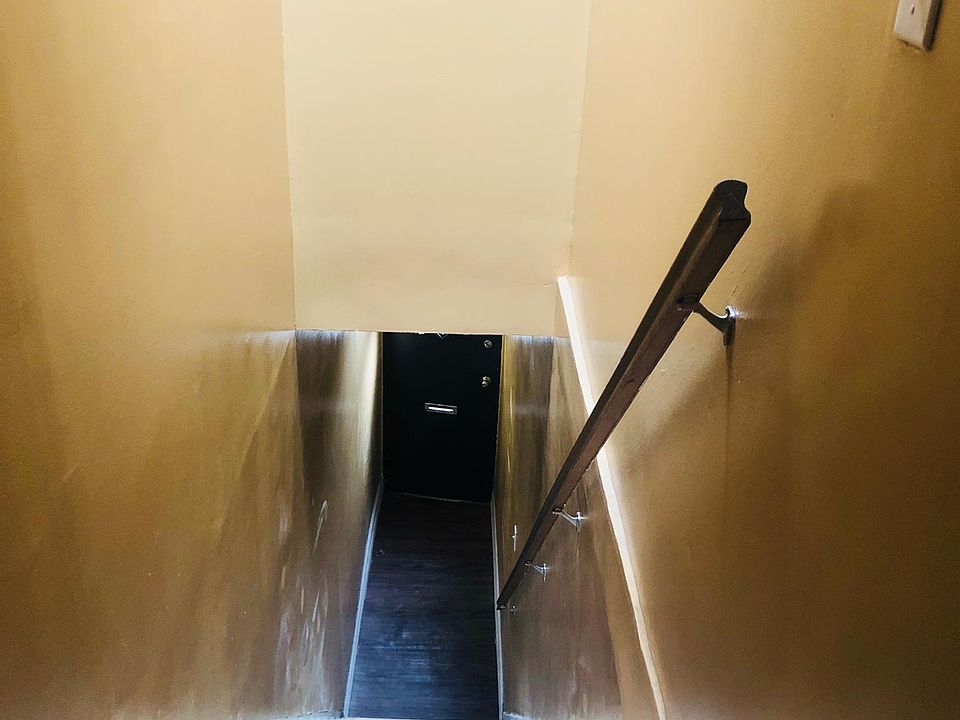 1st image of 21527 Jamaica Ave