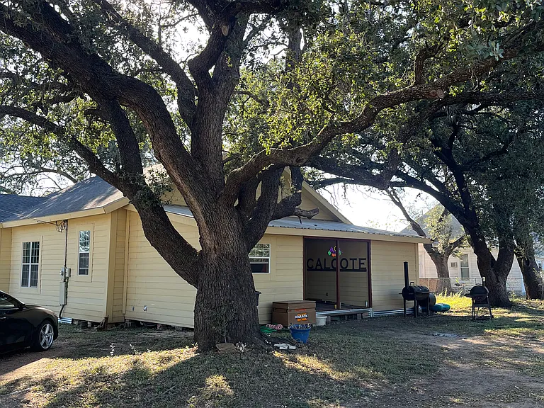 S Pecan St — Photo 11