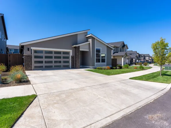 3031 NE Moreno Pl, Bend, OR 97701