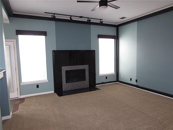 4th image of 1200 Wooded Creek Cir