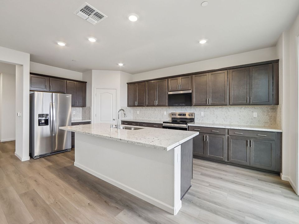 NCA_Bay-View_4026_Kitchen_4111_MarkovichCt_3.jpg