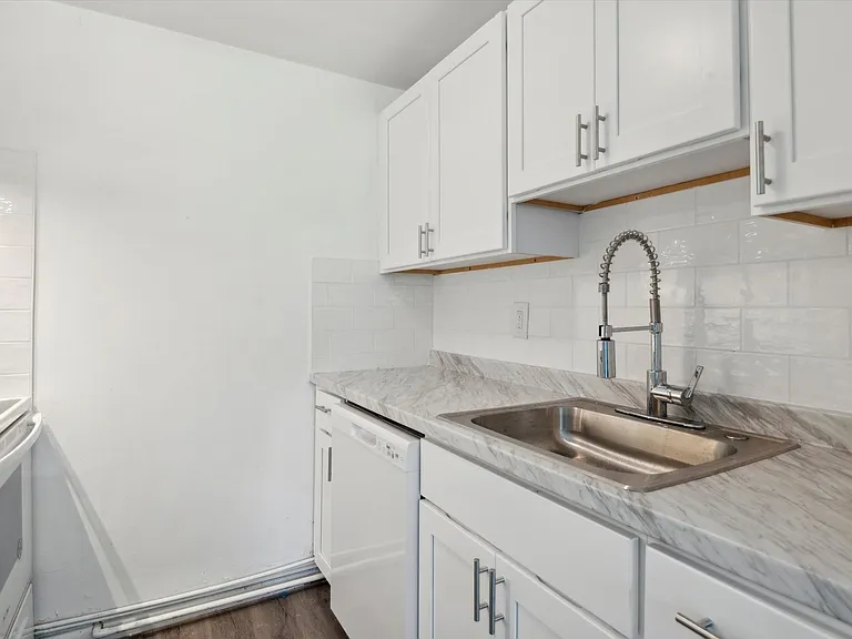51 Oakland Ave — Photo 4