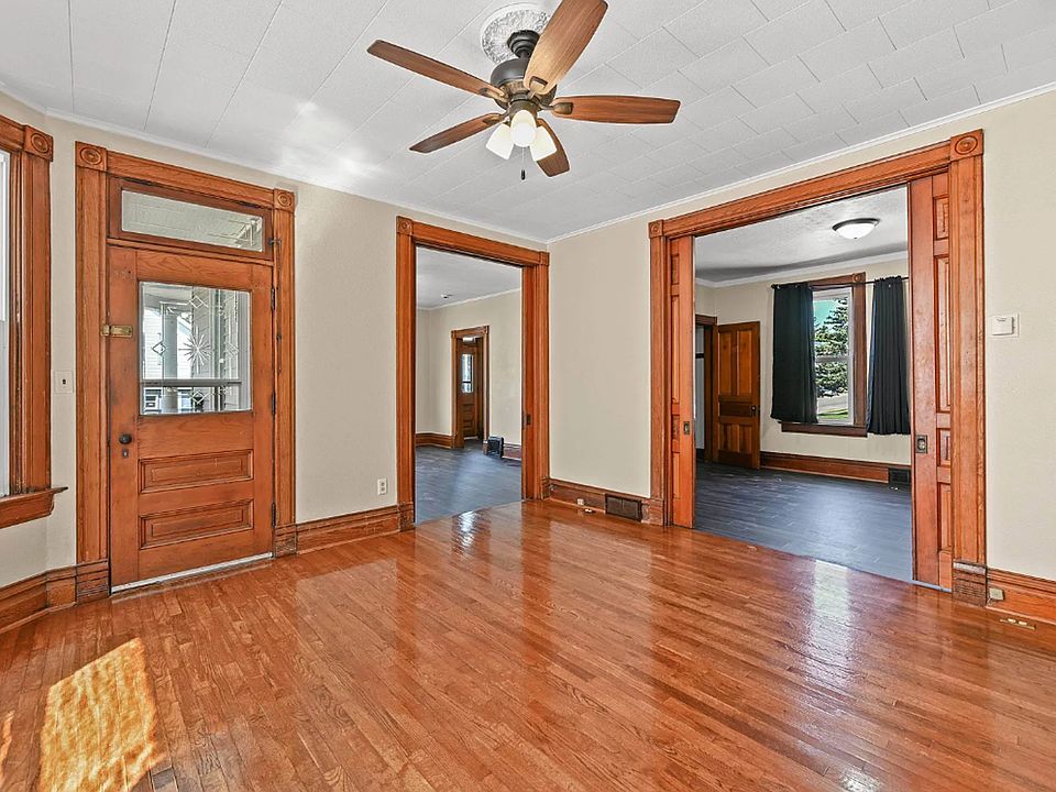 1st image of 2508 Windsor Ave