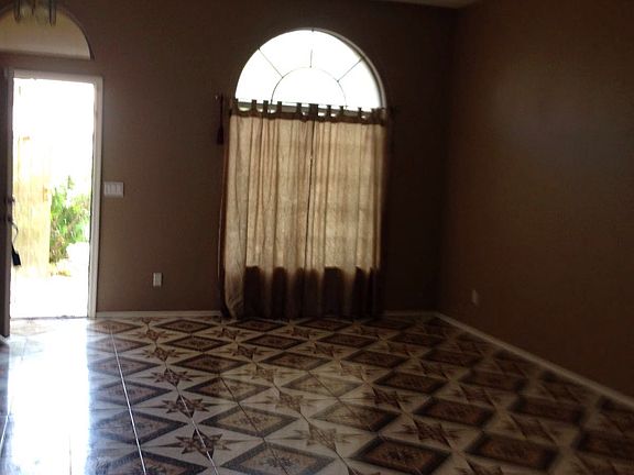 3rd image of 11065 E Laurel Ln