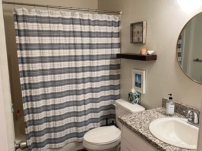 1035 Southwood Dr #J — Photo 6