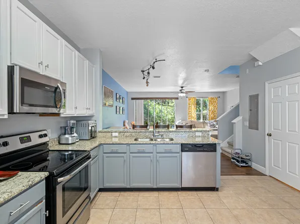 14009 Christie Dr, Largo, FL 33771