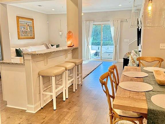 3rd image of 805 Mariners Cir