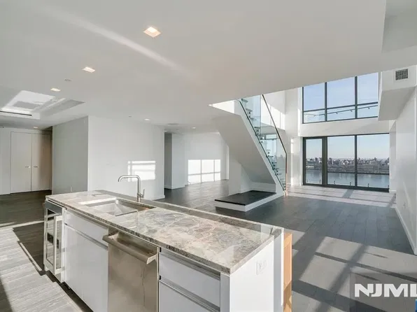 320 Adolphus Avenue #316, Cliffside Park, NJ 07010