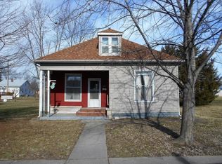 319 Fair Ave, Flora, IL 62839