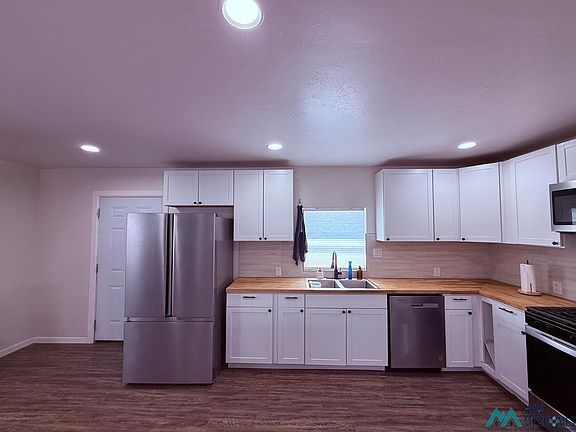 4th image of 709 E 3rd Ave