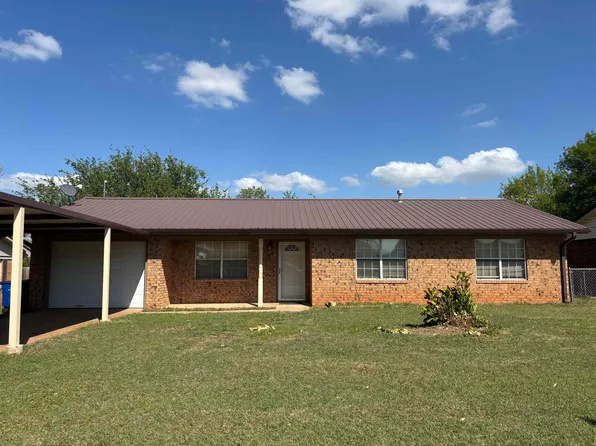 512 S 12th St, Marlow, OK 73055