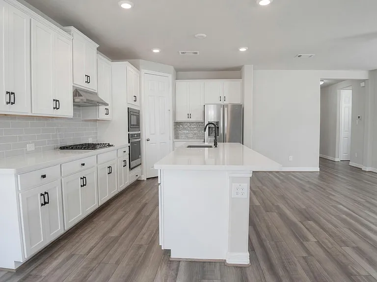 24319 Salts Mill Dr — Photo 3