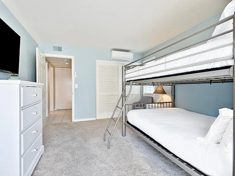 722 Isthmus Ct — Photo 21