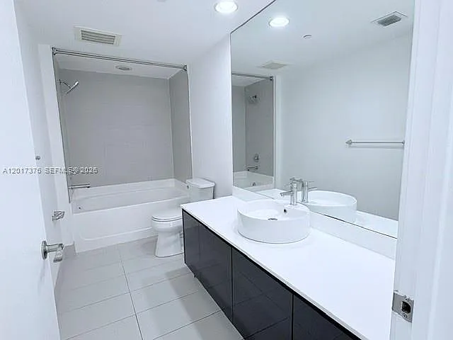 31 SE 6th St #2001 — Photo 10