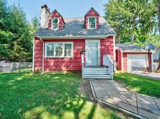 17 Orchard St, Pompton Lakes Boro, NJ 07442