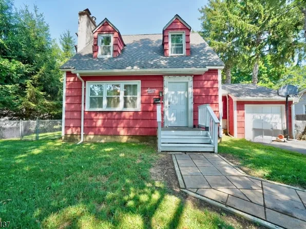 17 Orchard St, Pompton Lakes Boro, NJ 07442