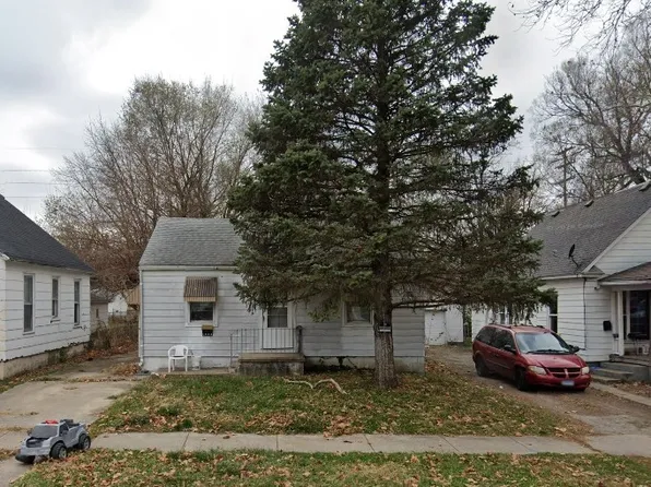 1749 N College St, Decatur, IL 62526