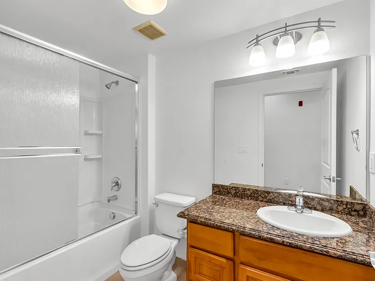 2504 Memory Ln #304 — Photo 8