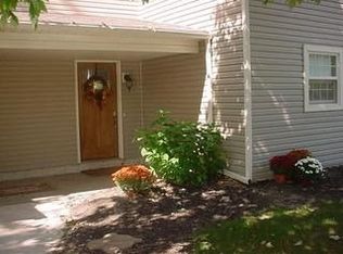 6600 Hidden Tree Ln, Amherst, OH 44001