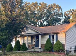 18 Mallard Pointe Dr, O'Fallon, MO 63368