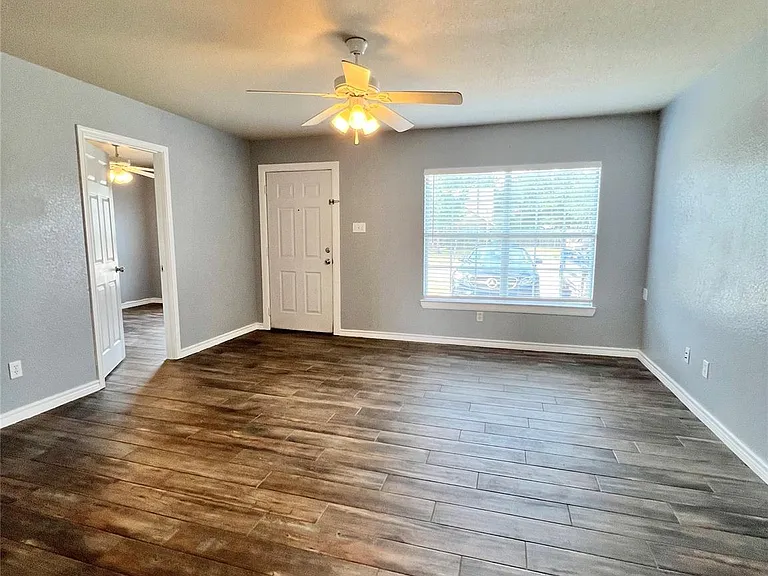 1728 Red Oak Ct — Photo 5