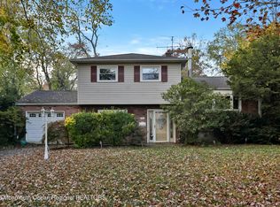 522 Roxbury Rd, Belford, NJ 07718