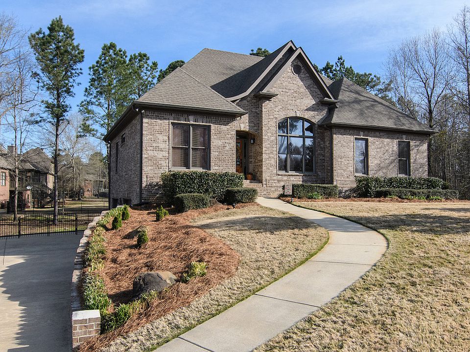 1st image of 501 Lakeside Cir
