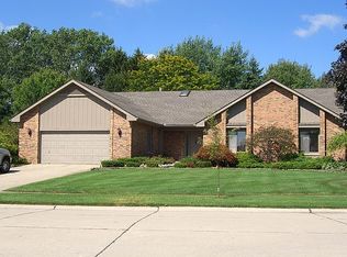 1984 Connolly Dr, Troy, MI 48098