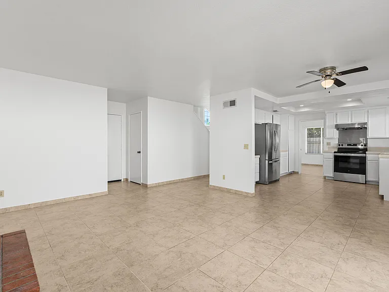 683 Wolf Point Ct — Photo 17