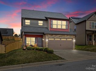 64 Mallard Run Dr, Arden, NC 28704