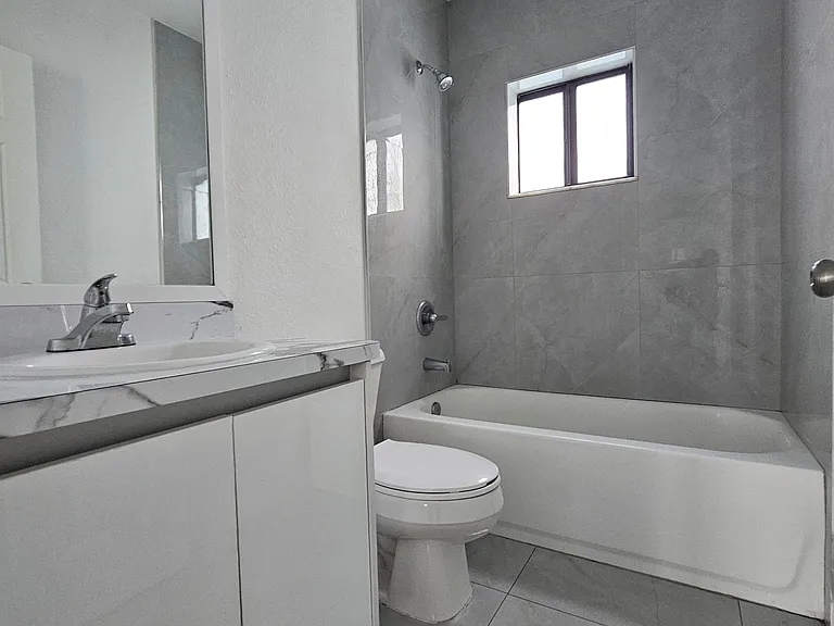 6986 NW 21st Ave #6900 — Photo 8