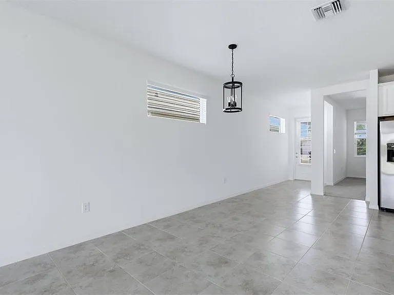 8113 Sternway Rd — Photo 8