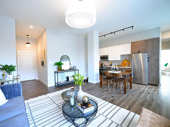 2nd image of 415 De Baliviere Ave #Sw6pcavvp