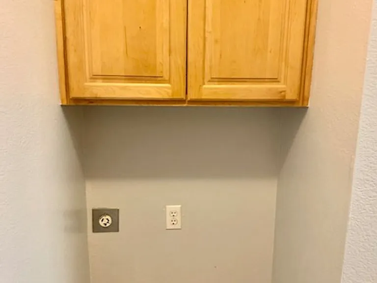 1163 Lakeview Cir — Photo 5