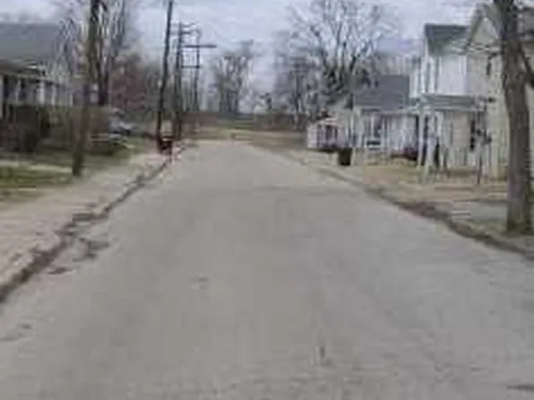 206 W 8th St, Franklin, OH 45005
