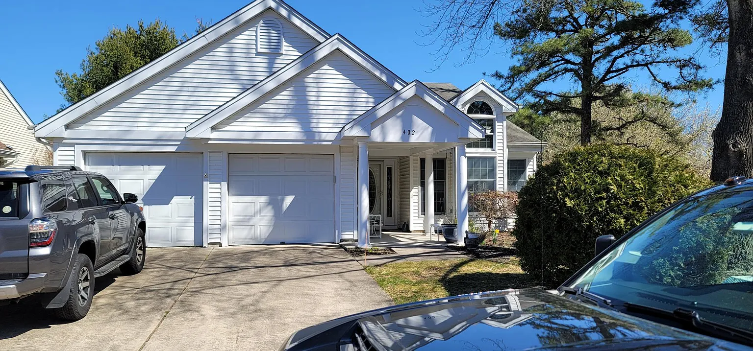 402 Kingsridge Rd photo 1