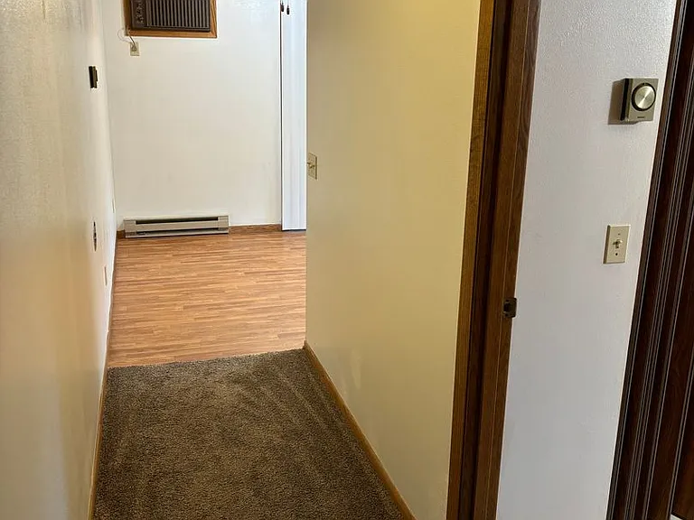 653 Brooks Pl — Photo 6