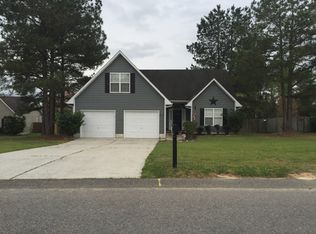 114 Winterfield Dr, Raeford, NC 28376