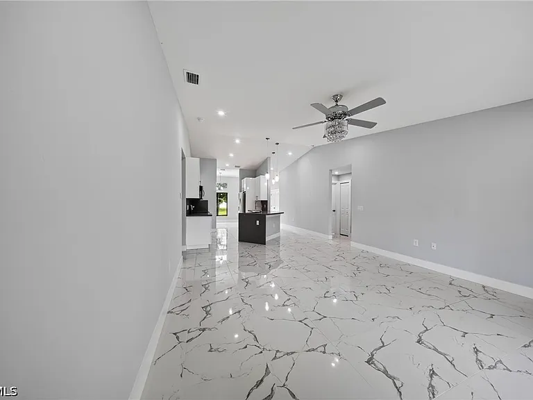 738 Sunrise Blvd — Photo 14