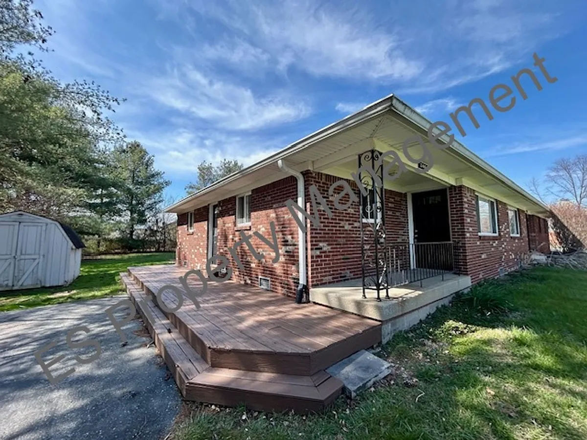 Building Photo - 2464-66 Tansel Rd