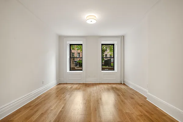 Bedroom, photo 1