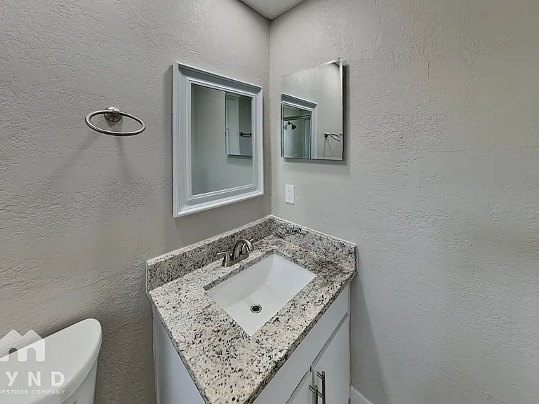 10327 Lansfield St — Photo 10