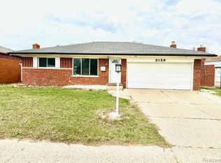 2123 Common Rd, Warren, MI 48092