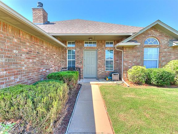 5th image of 713 E Juniper Ln